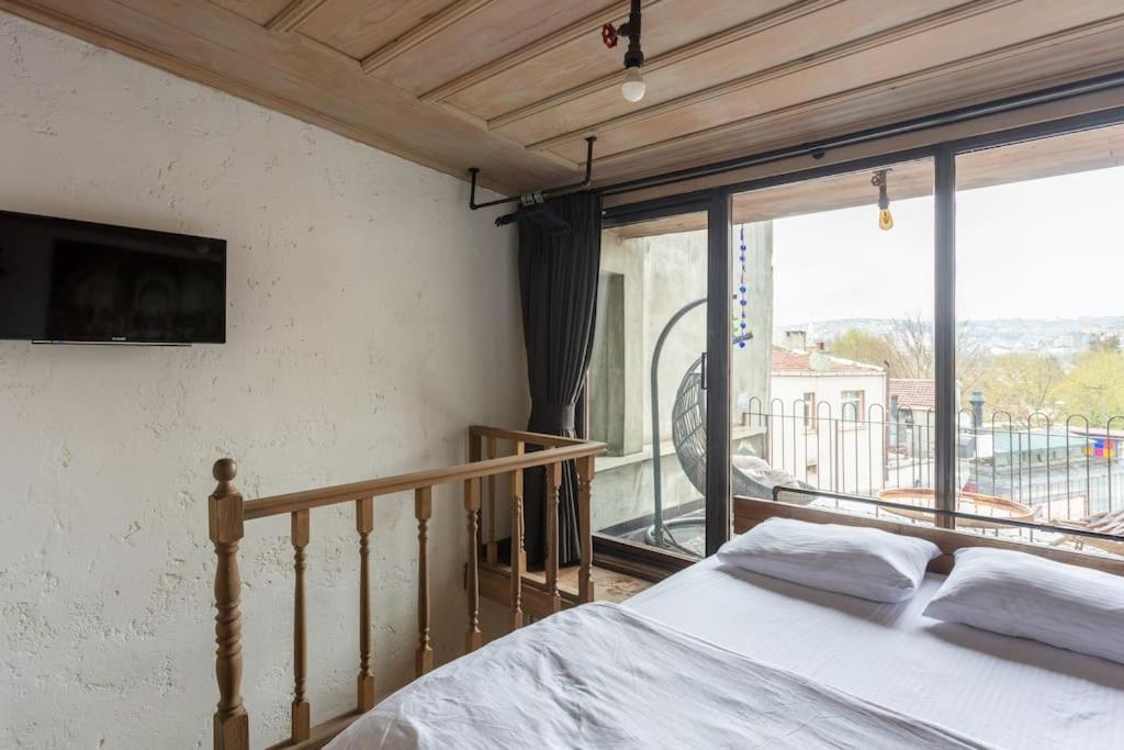 Historic Unique Town House Golden Horn Istanbul Apartment Bagian luar foto