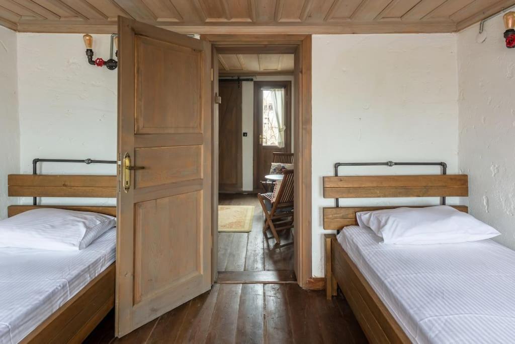 Historic Unique Town House Golden Horn Istanbul Apartment Bagian luar foto