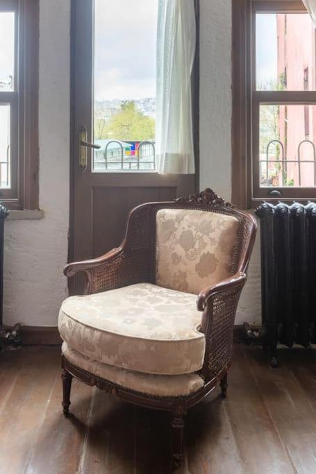 Historic Unique Town House Golden Horn Istanbul Apartment Bagian luar foto