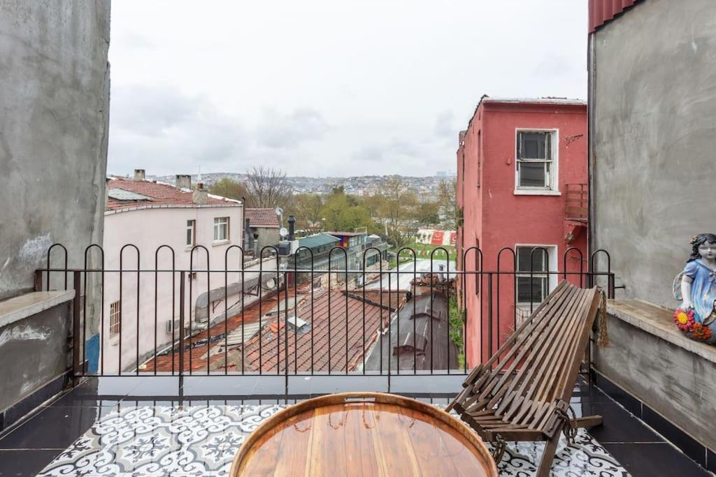 Historic Unique Town House Golden Horn Istanbul Apartment Bagian luar foto